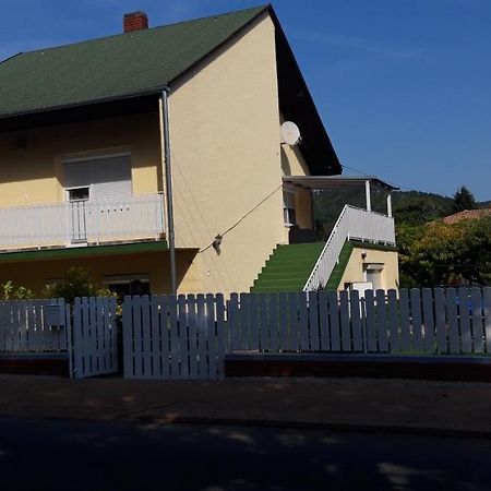 Ildi Apartman Gyenesdias Luaran gambar
