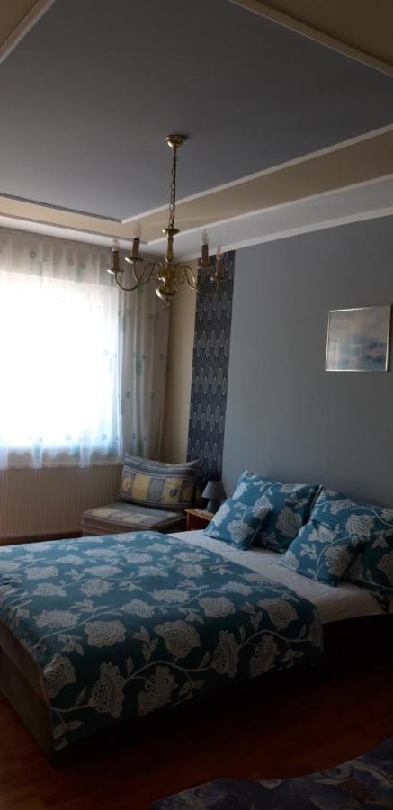 Ildi Apartman Gyenesdias Luaran gambar