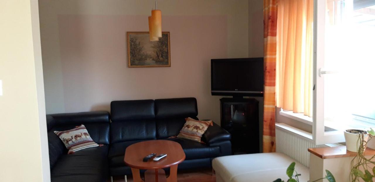 Ildi Apartman Gyenesdias Luaran gambar