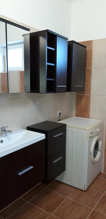 Ildi Apartman Gyenesdias Luaran gambar