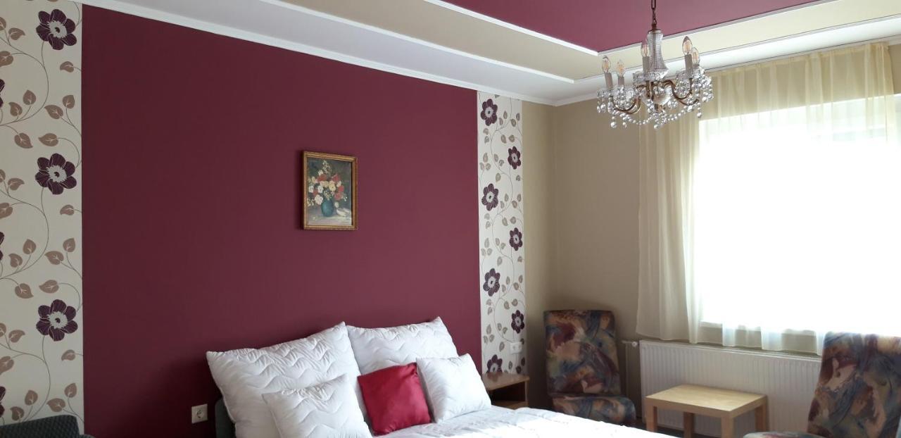 Ildi Apartman Gyenesdias Luaran gambar